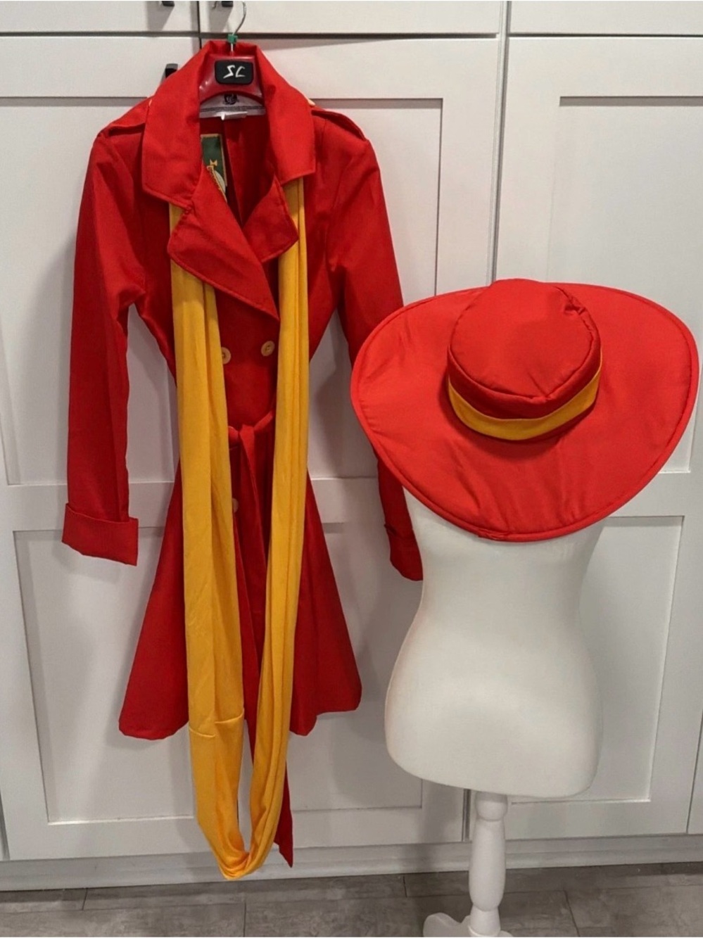 NWT Carmen Sandiego cosplay Halloween costume Sz M